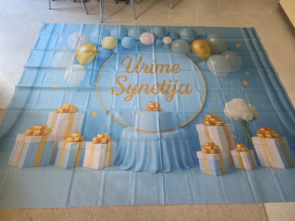 Hintergrundbanner Urime Synetija 1,80×2,30m  Hellblau/Gold